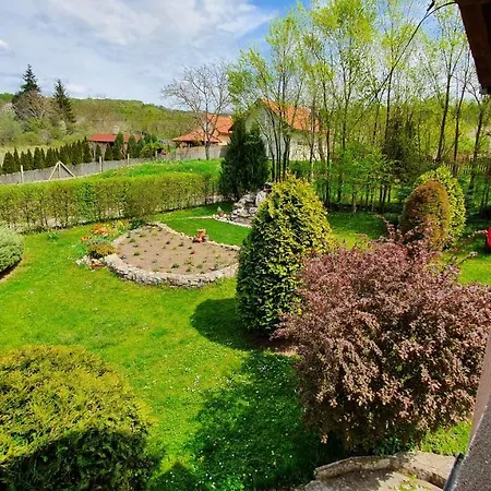 Rajski Vrt Lodge Vrdnik
